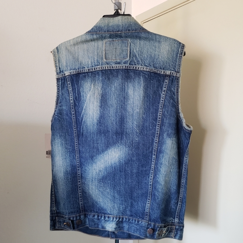 Levi's Vest - Picture 2 of 6